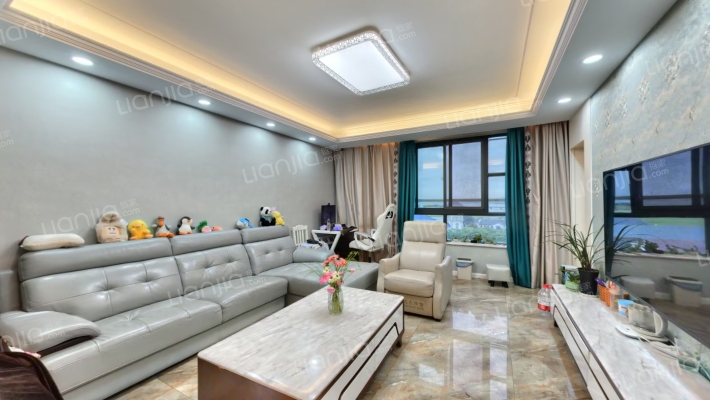 高尔夫花园二手房实景图