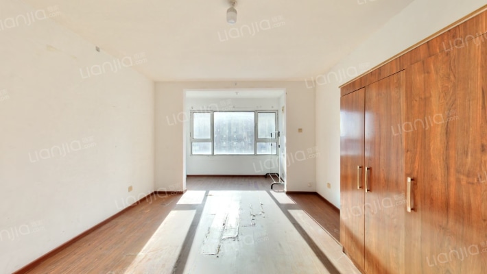 恒盛小镇艺墅二手房实景图