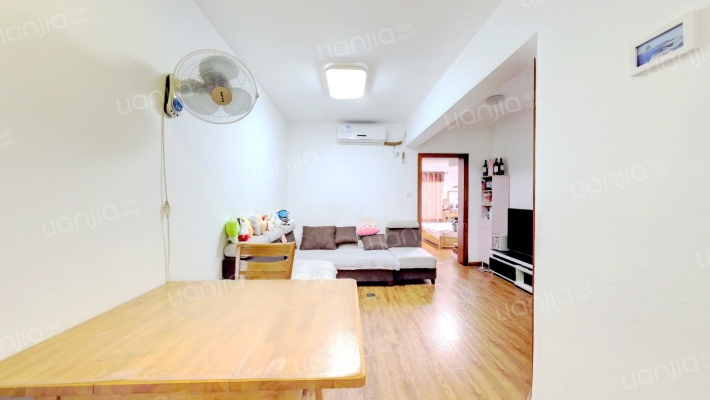 卧湖新苑二手房实景图