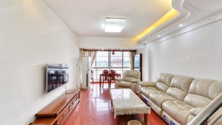 校园春天二手房实景图