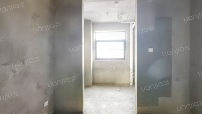 凤凰花园A03春华苑二手房实景图