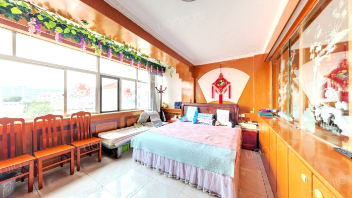 京蓬黄金小区二手房实景图