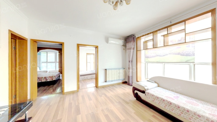 湖畔花苑二手房实景图