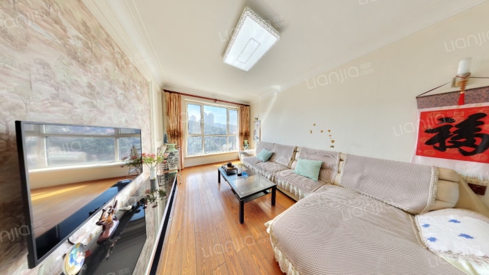 明秀山庄B区二手房实景图