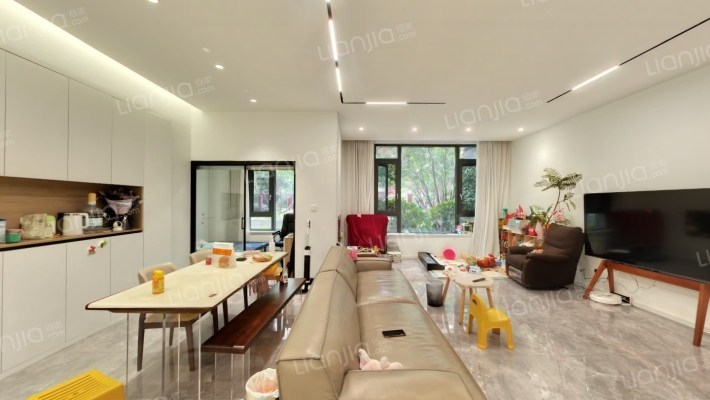 保利山庄江天悦二手房实景图