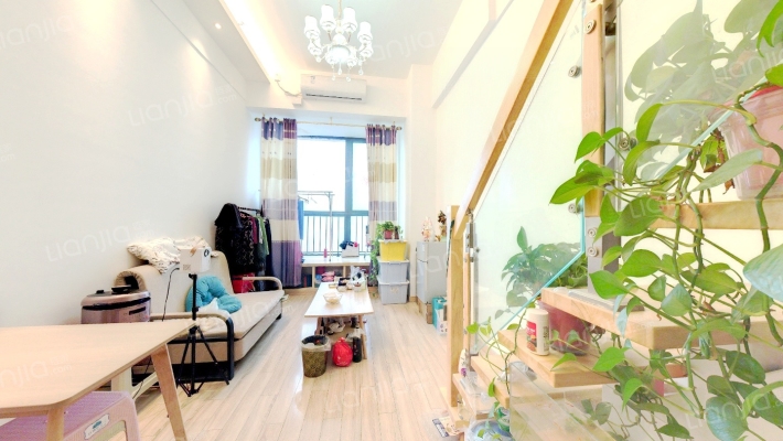 万科大都会二手房实景图