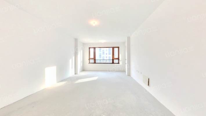 招商贝肯山四期二手房实景图