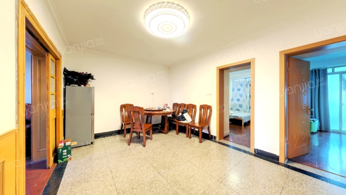 天河街95号小区二手房实景图