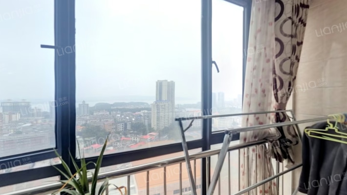 佳汇华庭二手房实景图