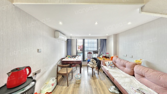 华远海蓝郡二手房实景图