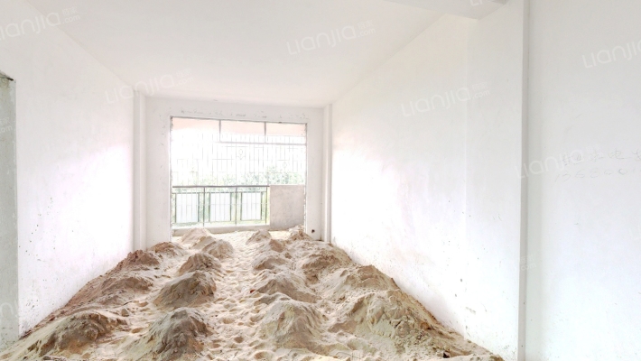 朗晴居二手房实景图