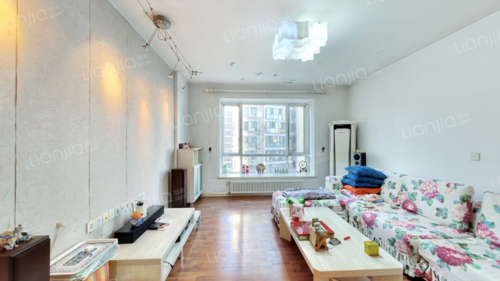 城市假日二手房实景图