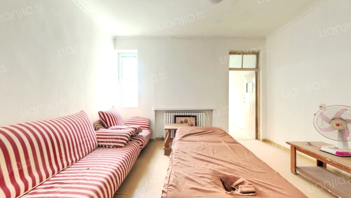 警苑社区二手房实景图