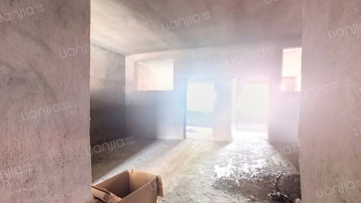 任营路东六胡同二手房实景图