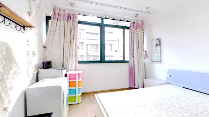 凤凰西街269至275号二手房实景图