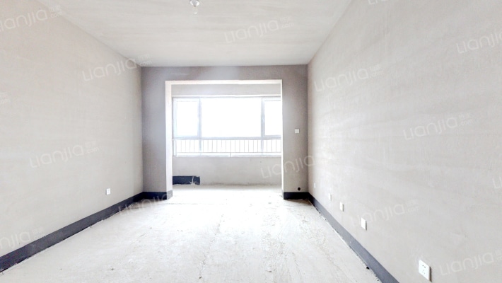 好楼层，采光好，全天都能进光，小区楼间距长，绿化高-客厅