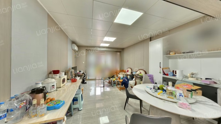 铂悦花园二手房实景图