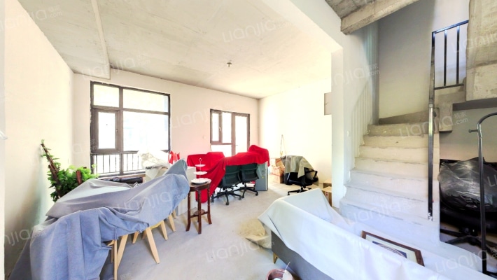 牛驼温泉孔雀城逸泉苑二手房实景图