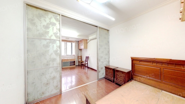 鞍山路61号二手房实景图