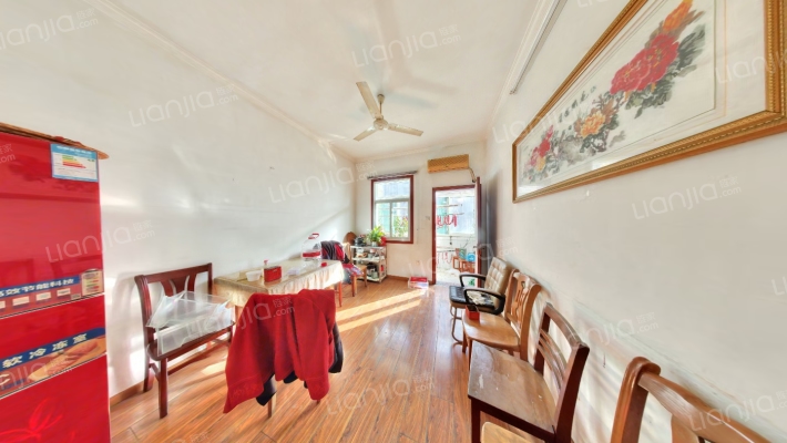 砂轮厂宿舍二手房实景图