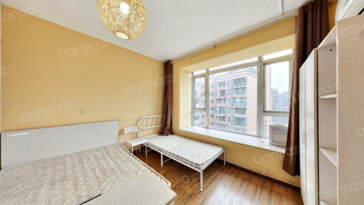 比华利国际城二期二手房实景图