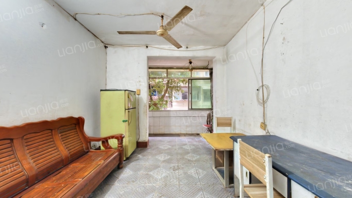 川仪厂家属院二手房实景图