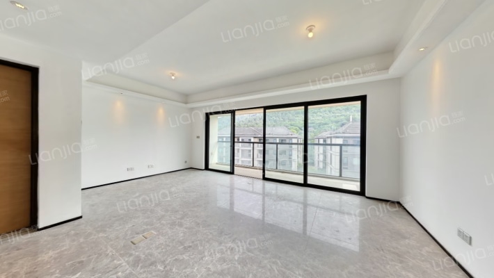 中海阅麓雅园F区二手房实景图