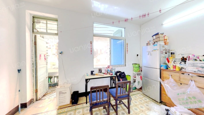 机关宿舍小区二手房实景图