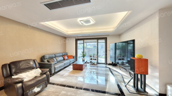 裕沁湖畔庭西区二手房实景图