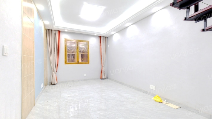 偏门直街二手房实景图