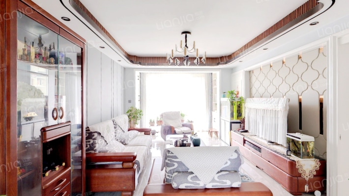 世纪嘉年华二手房实景图