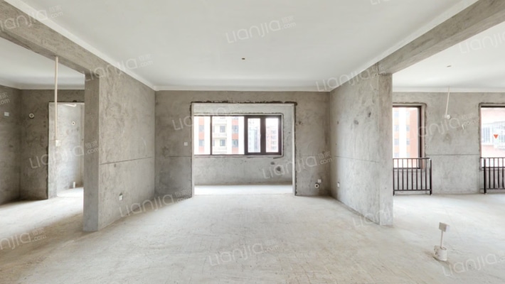 隆卓景江二手房实景图