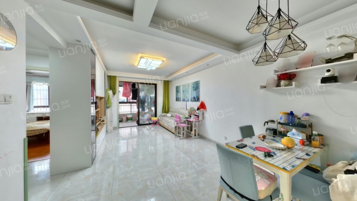 禹洲华侨城三期枫园二手房实景图