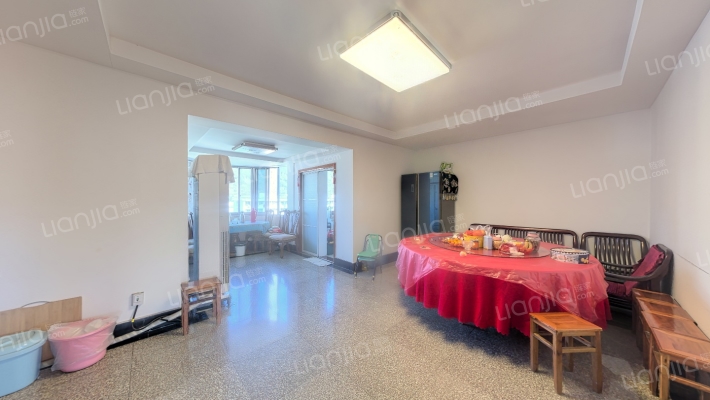 学田路90号二手房实景图