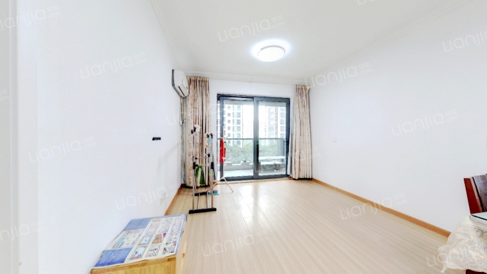 卓蓝华庭二手房实景图