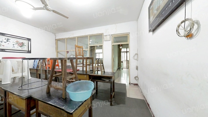 剧团宿舍二手房实景图