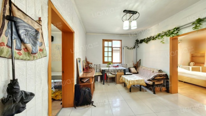 省保险公司宿舍楼二手房实景图