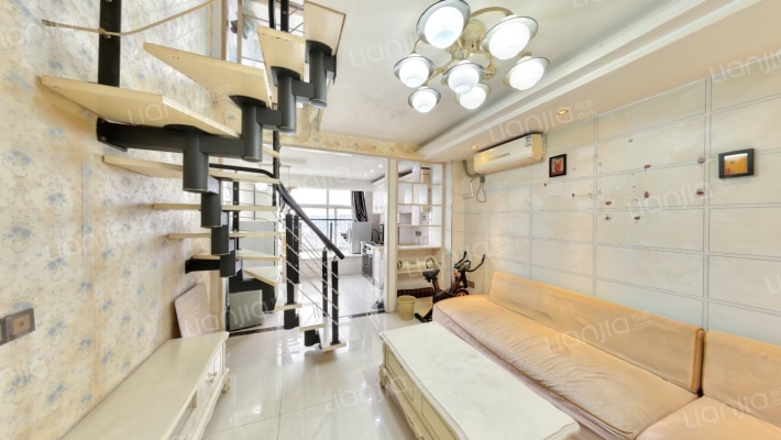 金色LOFT二手房实景图