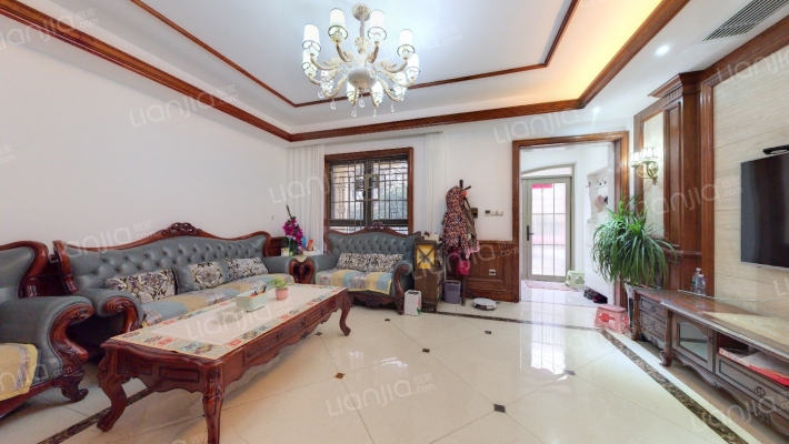 绿地别墅一期香颂公馆二手房实景图