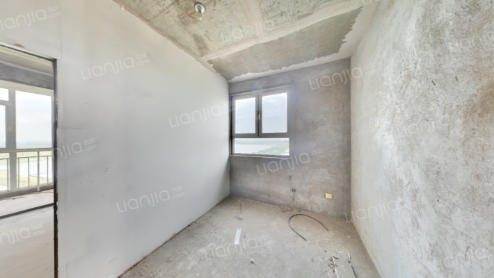 圣水湖畔二手房实景图