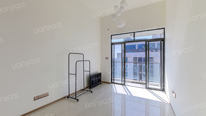 城市假日三期二手房实景图