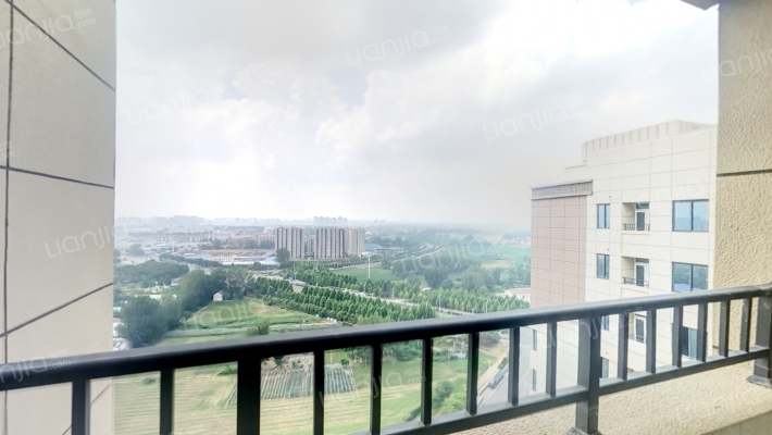 金海嘉苑E区二手房实景图