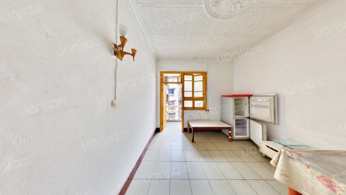 红育坡64号二手房实景图