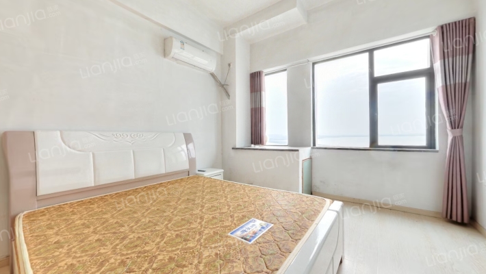 君汇半岛公寓二手房实景图