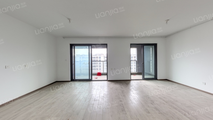 中南天樾二手房实景图