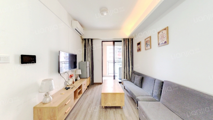 卓越蔚蓝岸二手房实景图