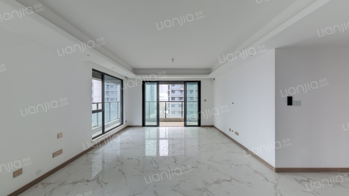 南昌旭辉中心A区二手房实景图