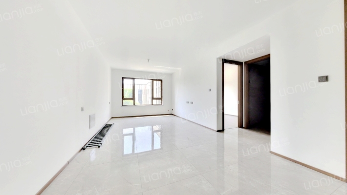 深哈万科城二手房实景图