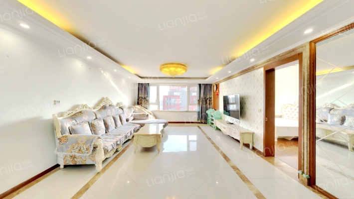 万科蓝山E区二手房实景图