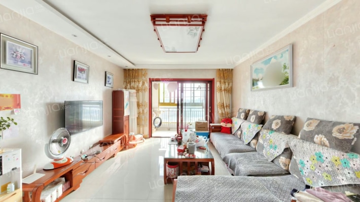 世贸中心二手房实景图